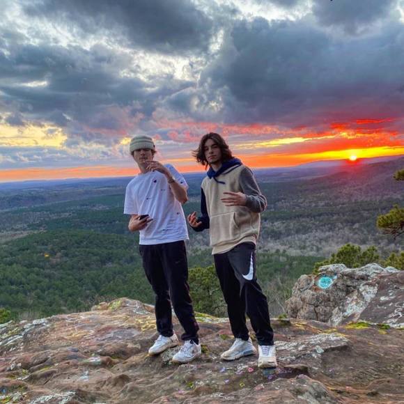 Meet your Posher, Hunter - Picture 1 of 1